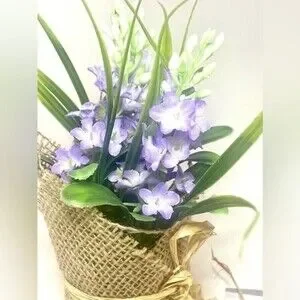 BNWT Midwest Gifts Burlap Wrapped Flower Bunch.