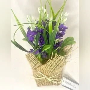 BNWT Midwest Gifts Burlap Wrapped Flower Bunch.
