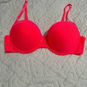 BODY EMBRACE: Pink Lace Trimmed Underwire T-Shirt Bra Size 38C