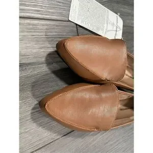 Brand New Amazon Essentials Faux Leather Women’s 5 Flats Loafers Slip On