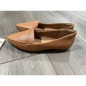 Brand New Amazon Essentials Faux Leather Women’s 5 Flats Loafers Slip On