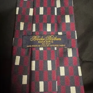 Brooks Brothers Makers Made In USA All Silk Red Neck Tie Checkers Print