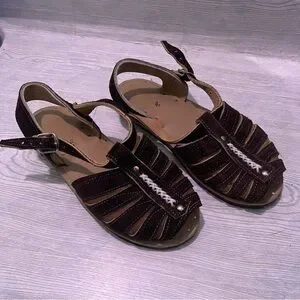 Brown Strappy Sandals With Buckle