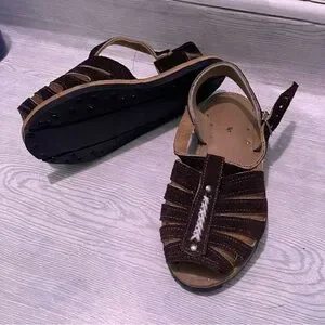 Brown Strappy Sandals With Buckle