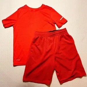 Bundle “2” boys athletic mesh shorts M (8) athletic driworks t-shirt M (8) EUC