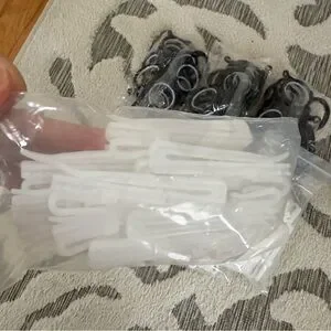 Bundle Of 32 Black Curtain Rings & 36 Clear Adjustable Hooks Pinch Pleat Curtain