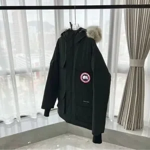 Canada Goose Men's Coat Very Comfortable To Wear