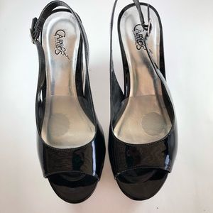 Carlos Sz 8 1/2 Black Peep Toe Platform Wedges