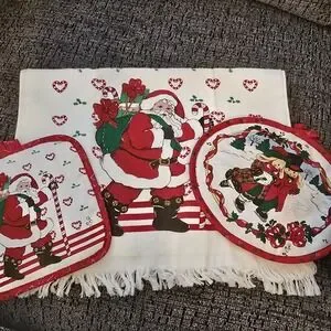 Cecil Saydah Company Christmas Santa Holiday Kitchen Towel Pot Holder Set VTG