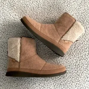 Chaco Women’s Revel Tall Boots NIB