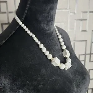Classic White Beaded Necklace – Elegant & Timeless Design