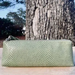 Clinique Mini Travel Cosmetics Bag Faux Green Crocodile Leather W. Zipper