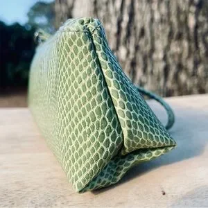 Clinique Mini Travel Cosmetics Bag Faux Green Crocodile Leather W. Zipper