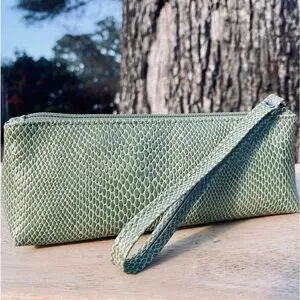 Clinique Mini Travel Cosmetics Bag Faux Green Crocodile Leather w. Zipper