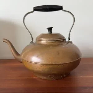 Copper Fireplace Kettle with Bakelite Handle – Rustic Farmhouse Décor