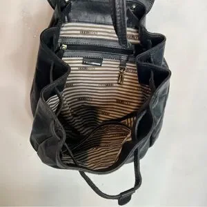 Crabtree leather Medium Backpack Drawstring Closure