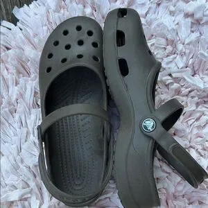 CROCS
