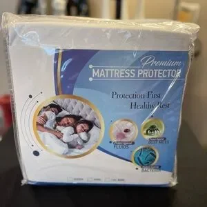 Dahdoul Inc. King Premium Terry Finish Mattress Protector. NWT. Women Owned