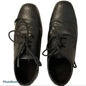 Deer Stags Ace wing tip shoe 3 1/2 big kids