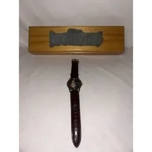 Disney Store Pocahontas Watch -Wooden Case Display Box -‎ Tested & Working