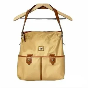 Dooney & Bourke Wayfarer Sac tan nylon with brown leather trim