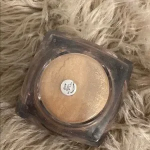E.l.f. Body Glow Compact