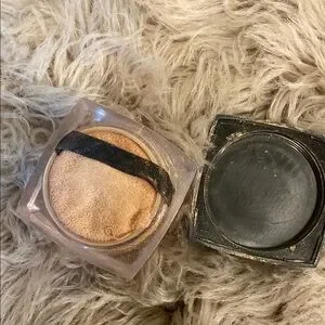 E.l.f. Body Glow Compact