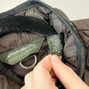 Eddie Bauer Chocolate Brown Vest Size Medium Down Filled Snap Button