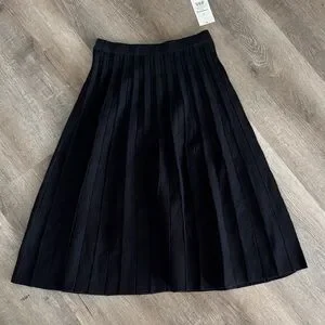Elegant Black Pleated Skirt knitted A new day