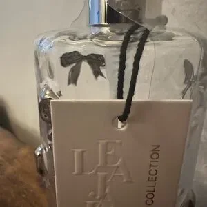 Elegant Silver Bow Soap Dispenser Clear With Silver Bows NWT