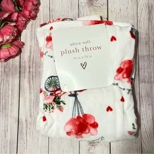ENVOGUE Stuck On You Throw Blanket NEW