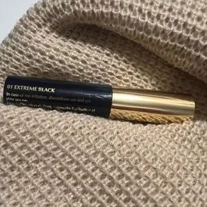 Estée Lauder  Sumptuous Extreme