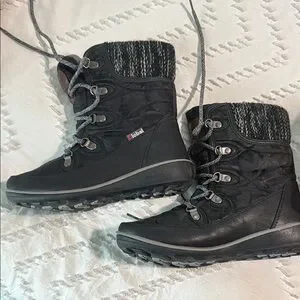 EUC Women’s Global Win Black And Gray Snow Hiking Boots 6.5 Waterproof Insulated