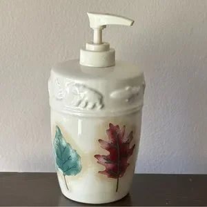 FAVORITE THINGS Leaf And Woodland Animals Soap Dispenser
