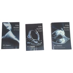 FIFTY SHADES GREY FIFTY SHADES FREED FIFTY SHADES DARKER GREY & FREED BOOKS