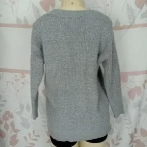 Forever 21 Sleeve V-neck Sweater Size M