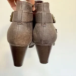 Forever Women's Taupe Ankle Boots Booties Gold Buckles US 7
