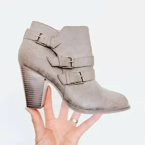 Forever Women's Taupe Ankle Boots Booties Gold Buckles US 7