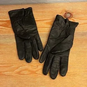 FOWNES Black Leather Gloves Women’s- Size 7 1/2