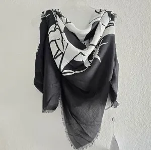 Givenchy Large Skull And Star Scarf Black