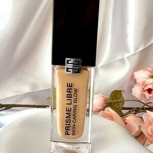 Givenchy Prisme Libre Skin-Caring Glow Foundation - Fair