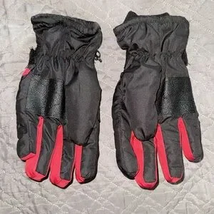 GM Gold Medal International Women Black & Red Winter Snow Gloves (M/L)