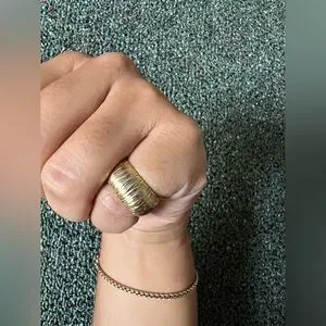 Gold Engraved Wrinkle Textured Ribbed Thick Band Dome Chunky Layerin Ring Size 7