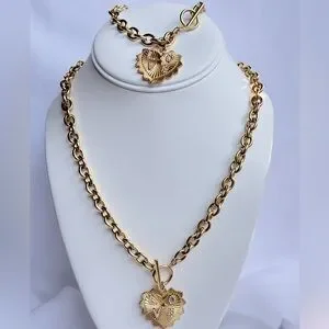 Gold LOVE Heart Pendant Bracelet