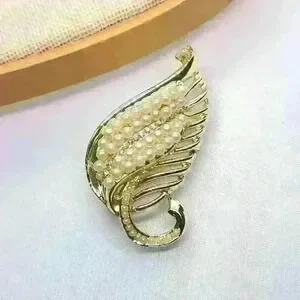 Gold Tone Fuax Pearl Vintage Pin Brooch