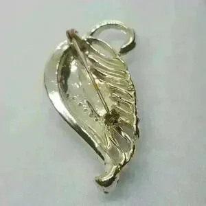 Gold Tone Fuax Pearl Vintage Pin Brooch