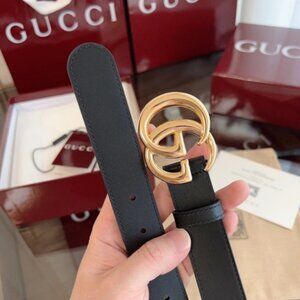 Gucci Emblem Gold Buckle Belt