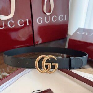 Gucci Emblem Gold Buckle Belt