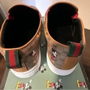 Gucci Mickey Mouse Supreme Slide On 10.5 Size With Box And Shoe Covers