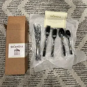 Hampton Forge Skandia 20 Piece Set Place Setting
